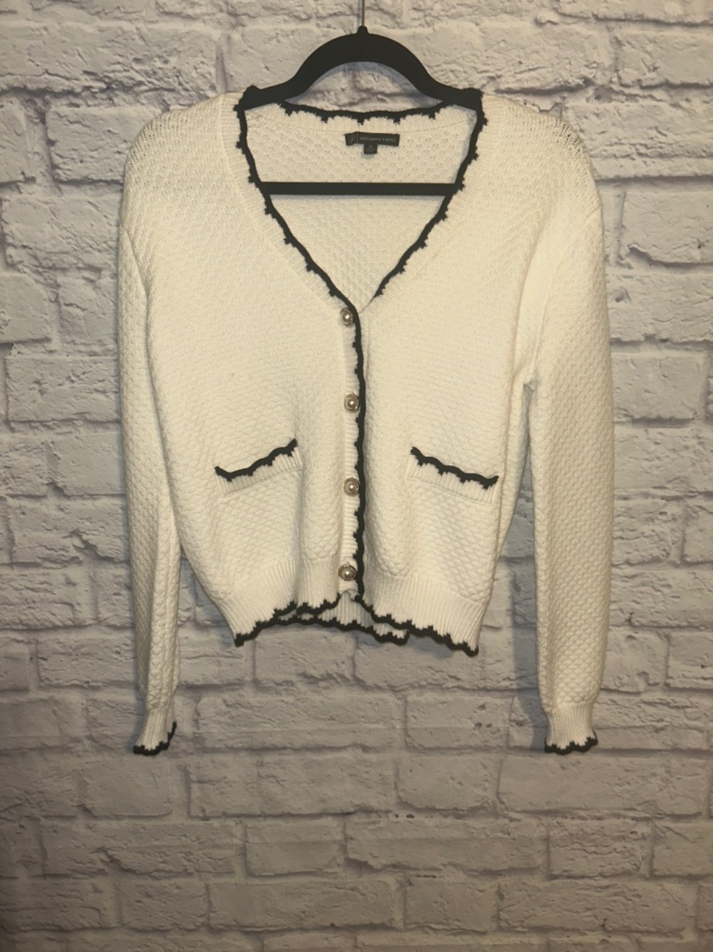Adriana Papell White Textured Scalloped V-Neck Cardigan with Black Trim - Picture 3 of 7
